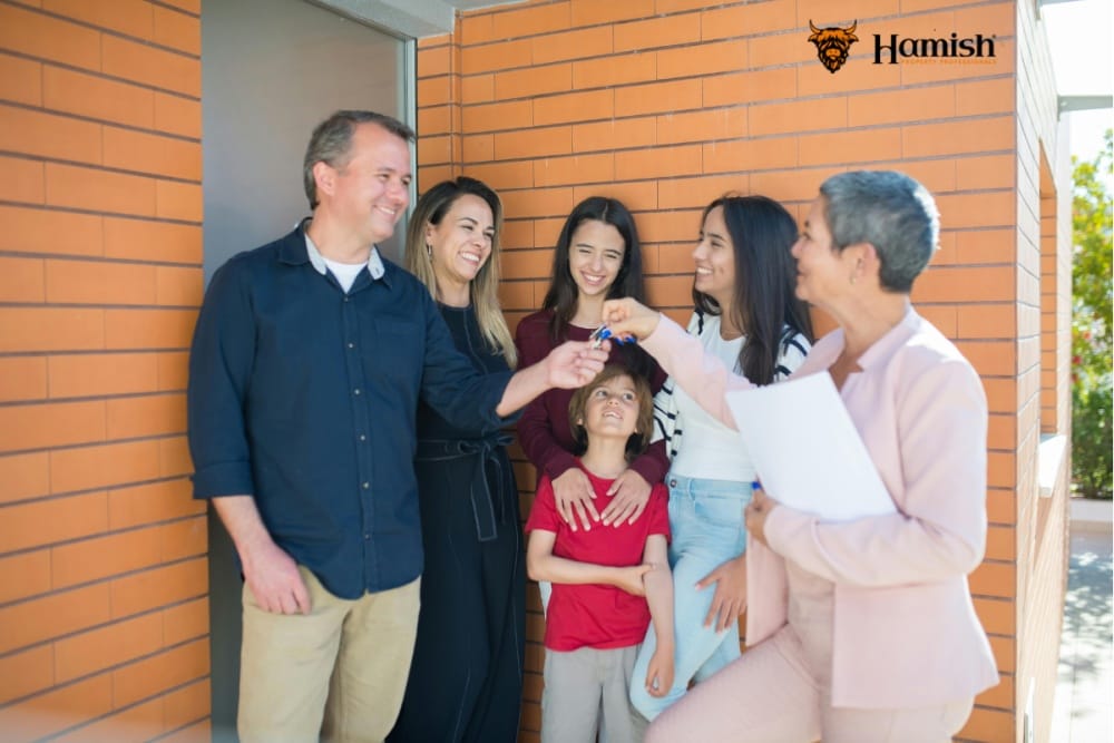 Estate agent giving home viewing feedback to seller